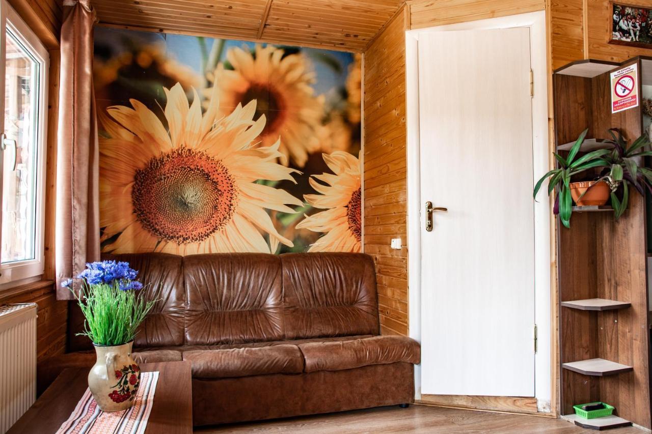 Bilya Richky Hotel Kamianets-Podilskyi Exterior photo