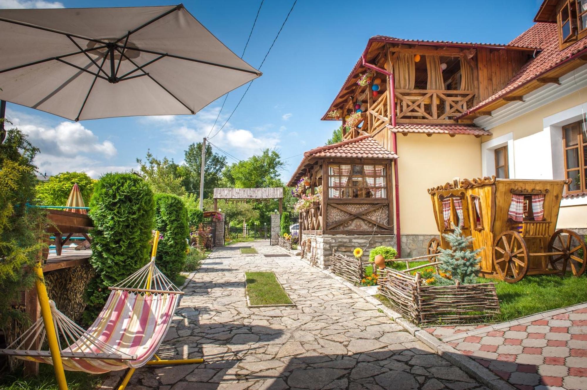 Bilya Richky Hotel Kamianets-Podilskyi Exterior photo