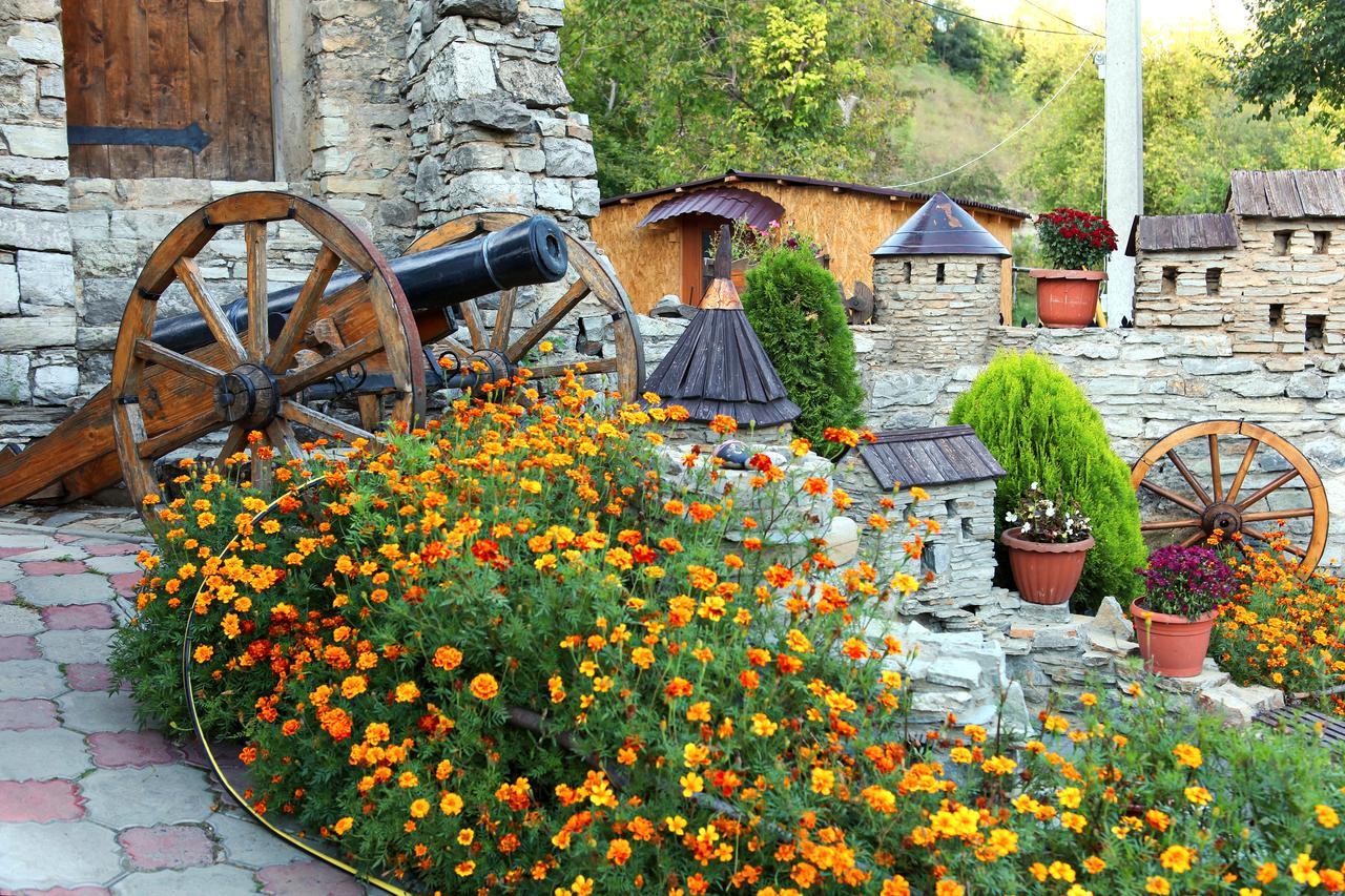 Bilya Richky Hotel Kamianets-Podilskyi Exterior photo